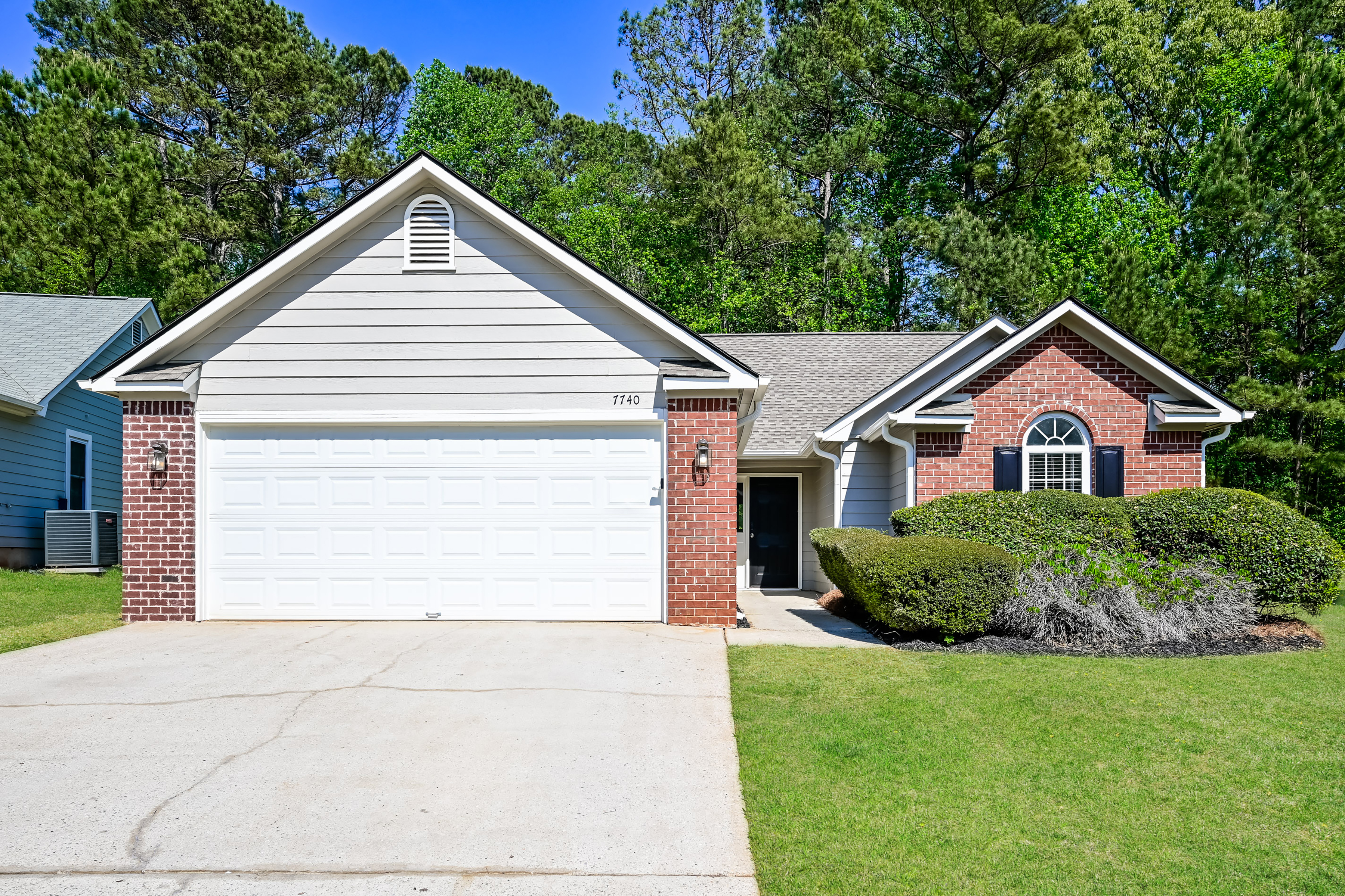 7740 BRIAR FOREST LN RIVERDALE, GA 30296